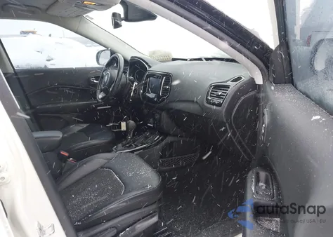 2019 Jeep Compass Altitude 4X4 из США, поврежденный, VIN 3C4NJDBB6KT807122